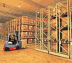 移動ラック納入事例・運輸倉庫業