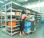 写真5. 入出荷検品、棚卸しにも使えるピッキングカート